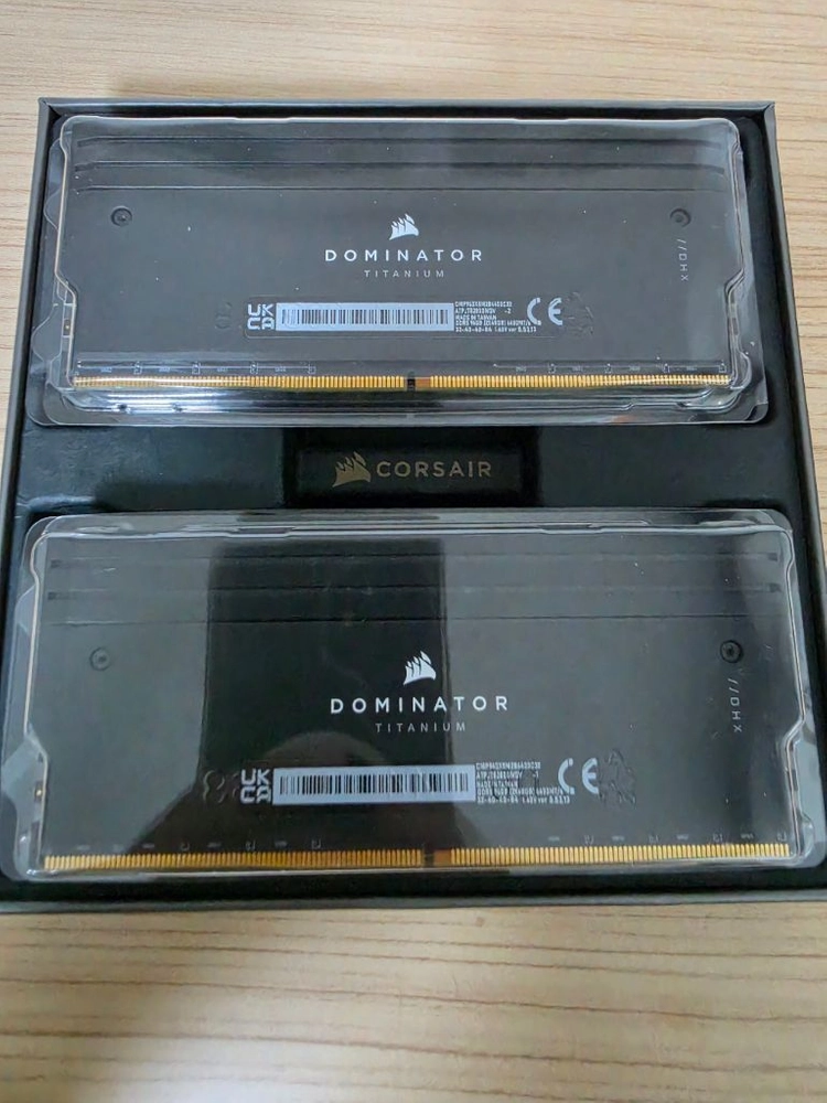 커세어 도미네이터 티타늄 DDR5 96GB 블랙 튜닝램 팝니다 이미지