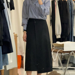 OUR 베이지,검정 2개 일괄 판매 하객룩 데일리룩 오피스룩 스커트 이미지