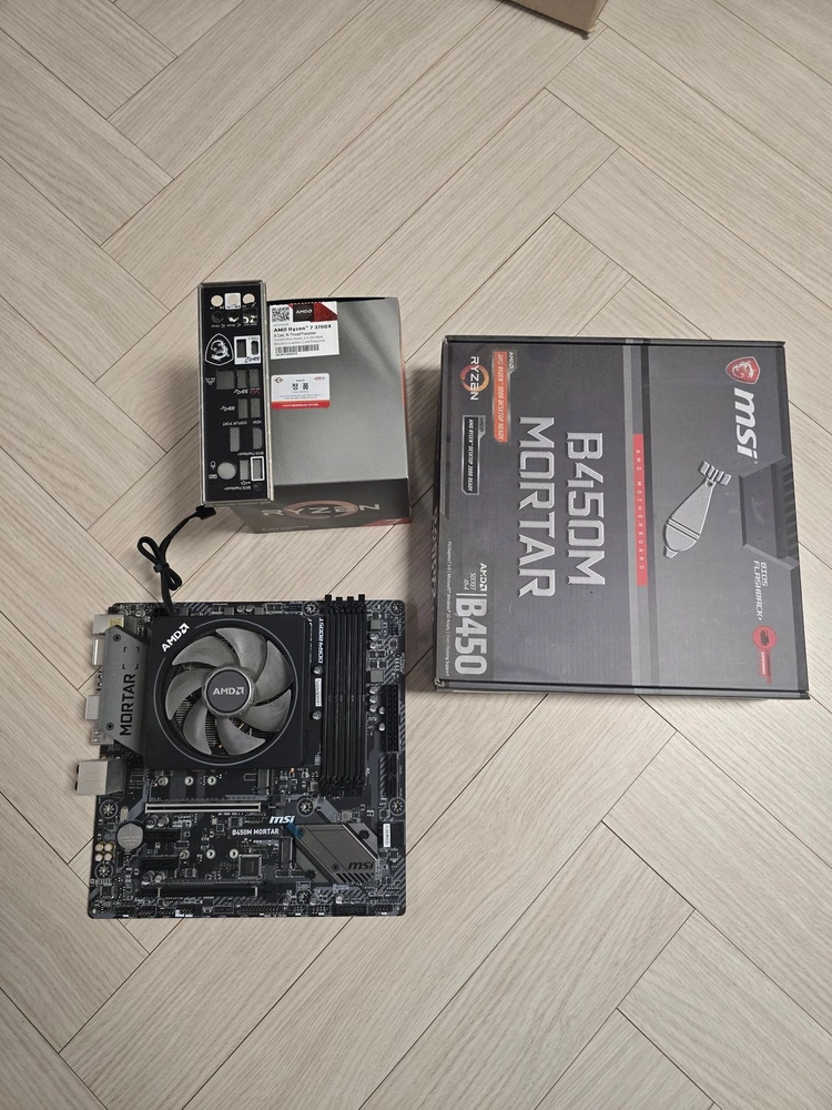 AMD 라이젠7 3700X + MSI B450M MORTAR + Wraith Prism 쿨러 세트 (특이사항o) 이미지