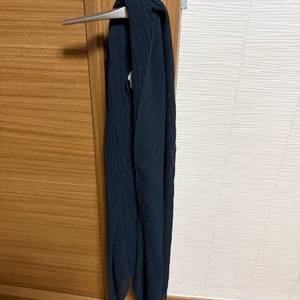 플리츠플리즈 베이직 스카프 블랙 이미지