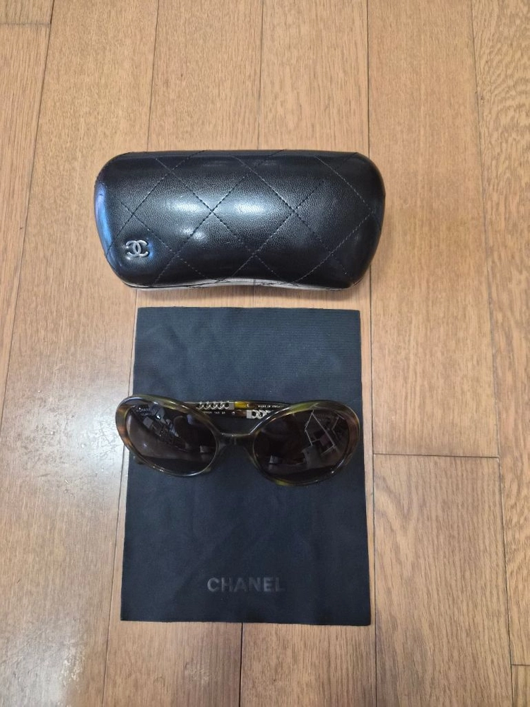 (정품) 샤넬 CC로고 체인 선글라스 (명품 여자 안경 안경테) 이미지