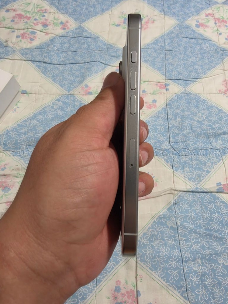 아이폰 16 pro 화이트 128gb 이미지