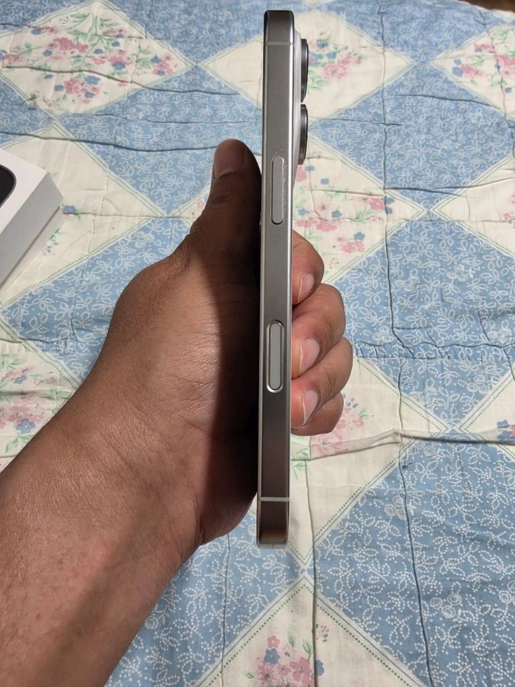 아이폰 16 pro 화이트 128gb 이미지