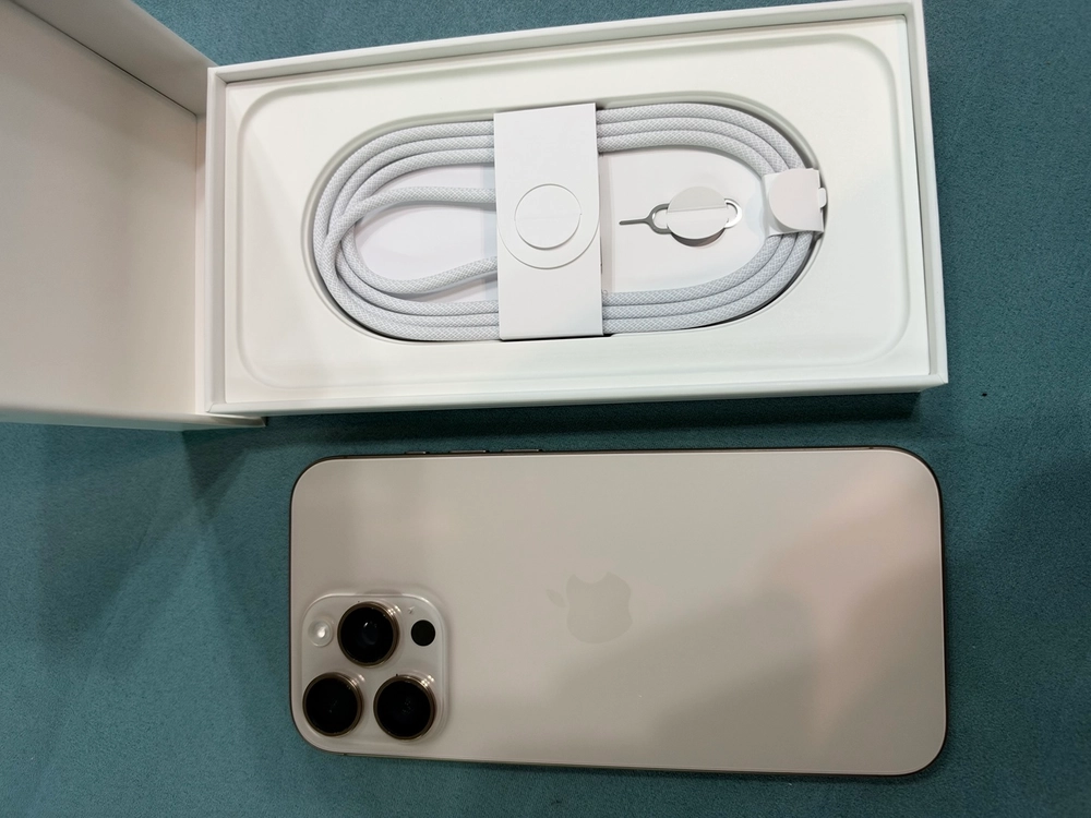 아이폰 16 프로맥스 256GB 데저트티타늄 이미지