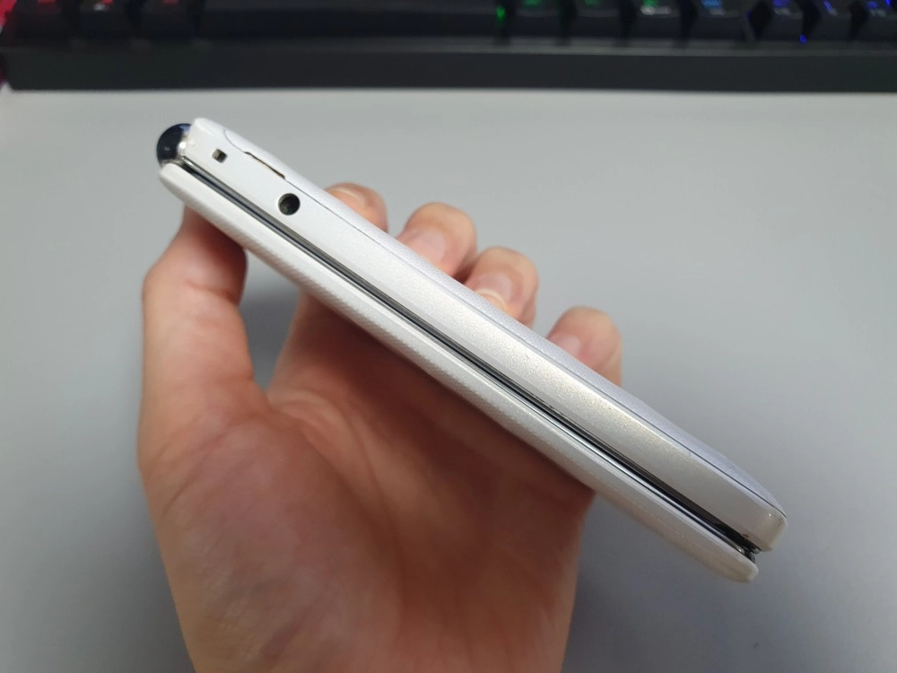 갤럭시 폴더 / 8GB / 화이트 이미지