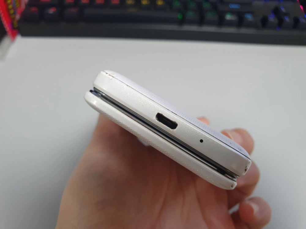 갤럭시 폴더 / 8GB / 화이트 이미지