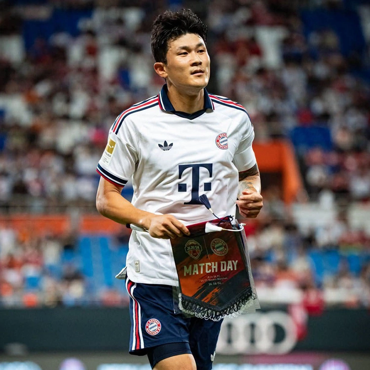 (국내배송) 26-27 바이에른 뮌헨 어웨이 유니폼 져지 판매 (김민재 해리케인 올리세 키미히 무시알라 등) 이미지