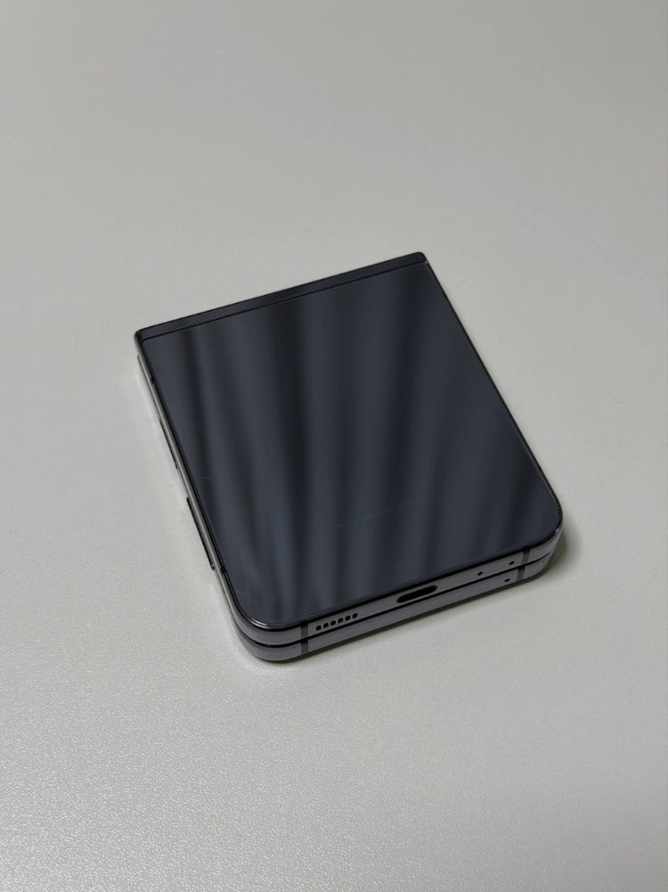 갤럭시 Z플립5 256G A급 싸게팝니다 이미지