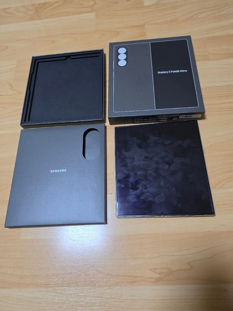 (새것급) 갤럭시 폴드8 울트라 자급제 1테라 크림 팔아요 이미지