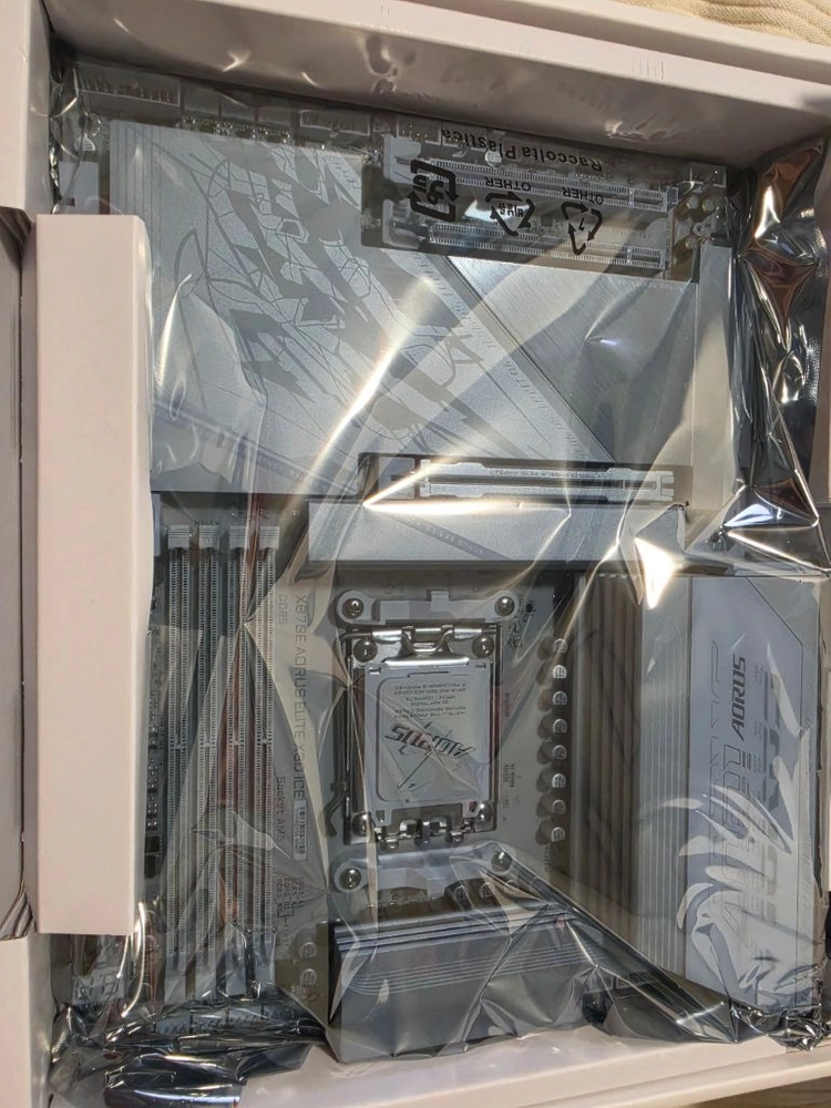 기가바이트 X870E AORUS ELITE X3D ICE 메인보드 이미지