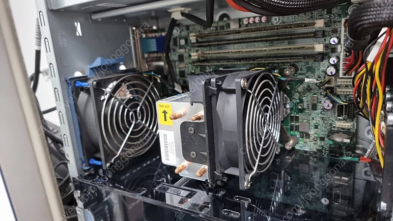 HP ML110 G7 / Xeon E31220, 8G, SSD 120G 2개, HDD 250G 2개, 모니터 포함 이미지