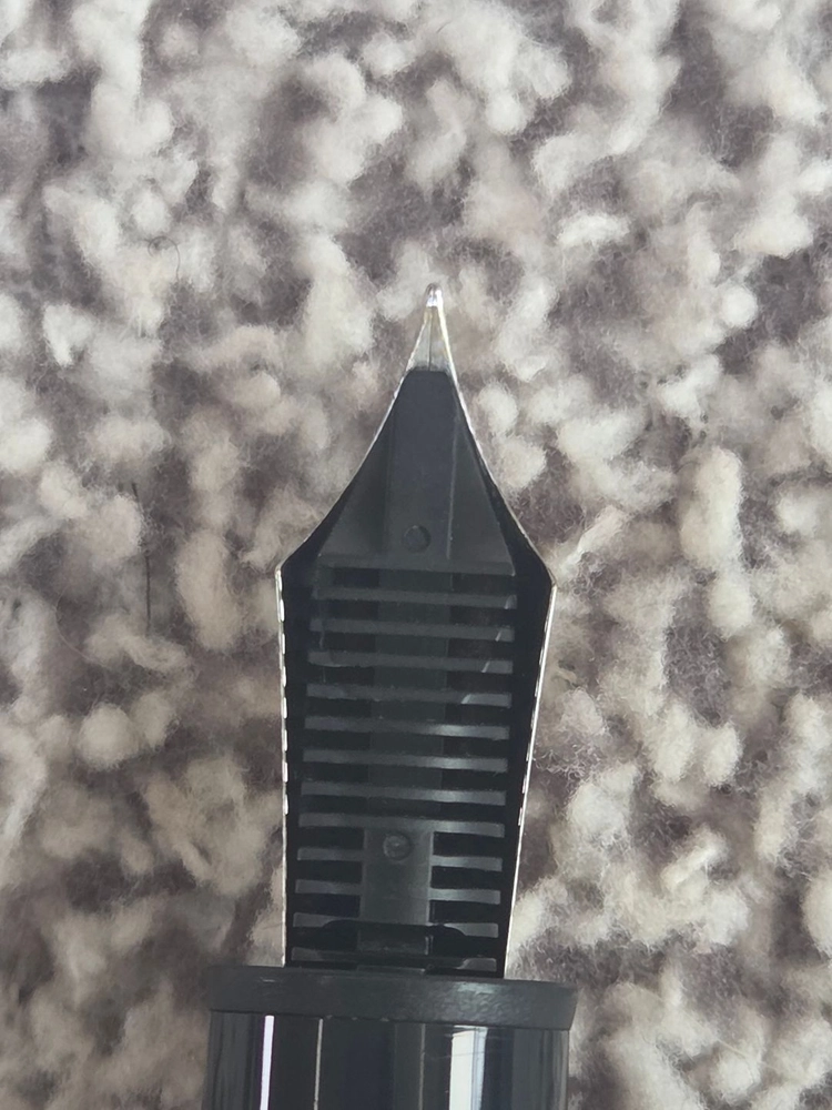 몽블랑 POA 후원자 메디치 F 만년필 이미지