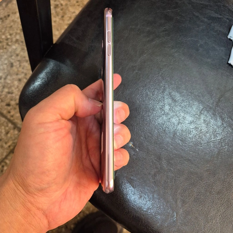 LG V30 이미지