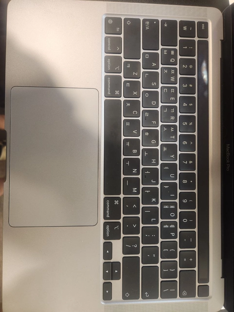 맥북프로 M2 13인치 16GB / 256GB 판매합니다. 3개월전 배터리새것 교체/ 내관외관 기스없음 이미지