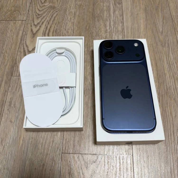 아이폰 17 프로 딥블루 256GB 이미지