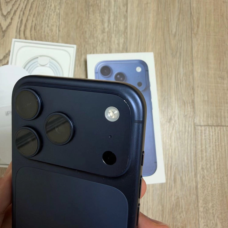 아이폰 17 프로 딥블루 256GB 이미지