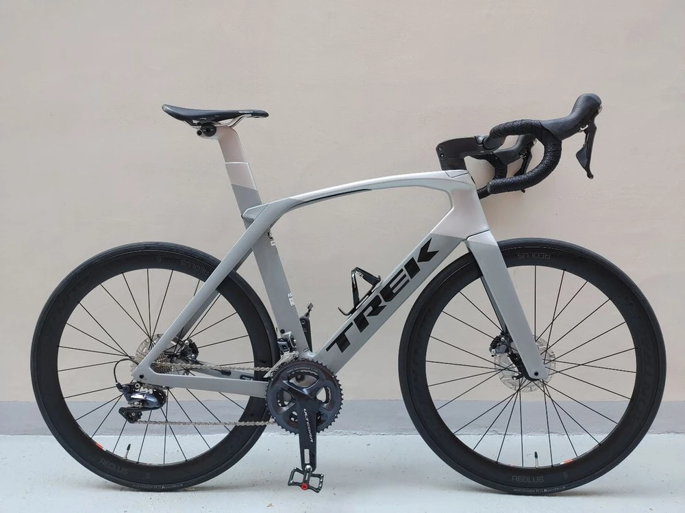 상태S급 19년 트렉 마돈 Madone SLR 6 Disc 카본 로드자전거 58사이즈 판매합니다. 이미지