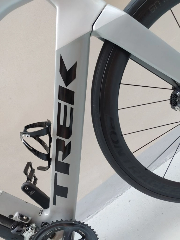 상태S급 19년 트렉 마돈 Madone SLR 6 Disc 카본 로드자전거 58사이즈 판매합니다. 이미지