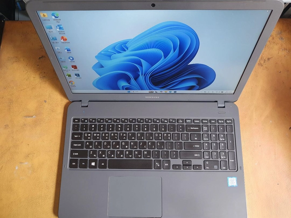 삼성전자 노트북5 NT550EAA-K78G i7-8550U 8G 256G 이미지