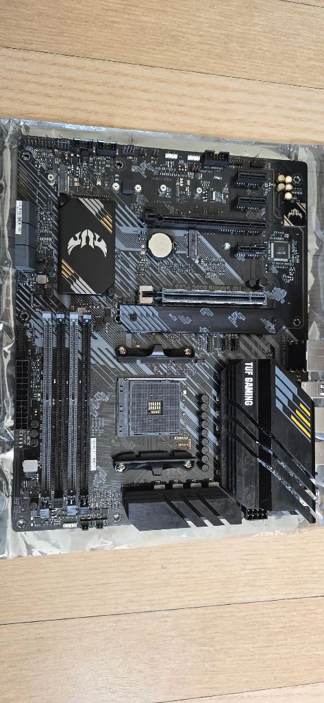 ASUS TUF Gaming B550-PLUS 메인보드 이미지