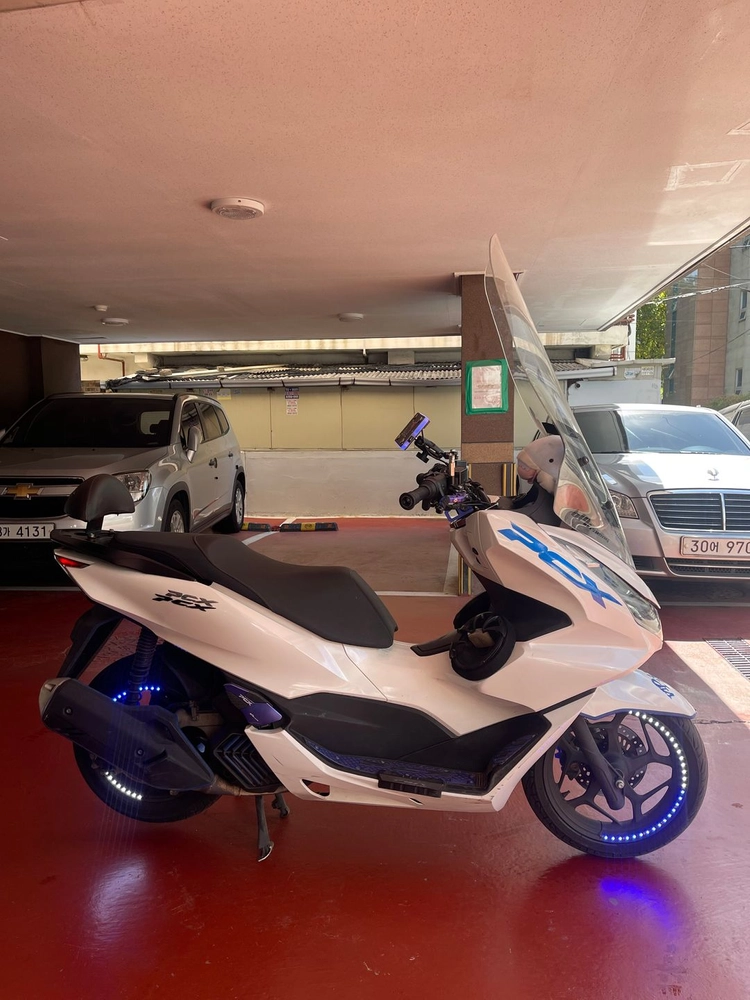 pcx125 23년식 3.2만Km 풀튜닝차량 저렴하게 판매합니다. 이미지