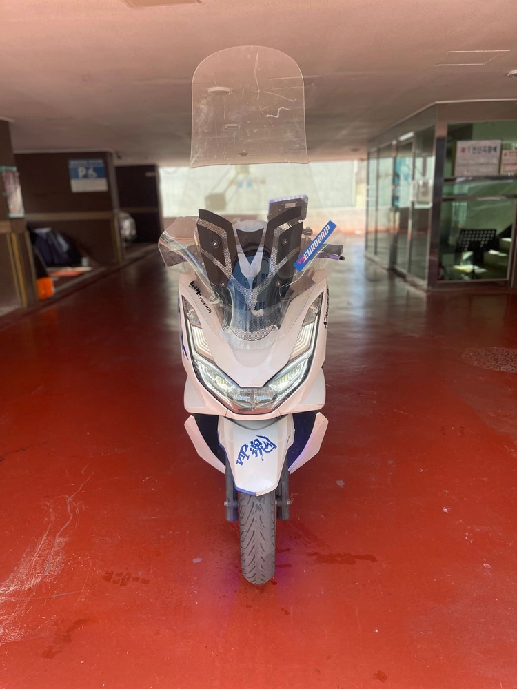 pcx125 23년식 3.2만Km 풀튜닝차량 저렴하게 판매합니다. 이미지