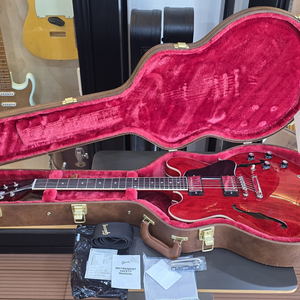 깁슨 2026년식 ES-335 씩스티스 체리 일렉기타 Gibson Sixties Cherry 이미지