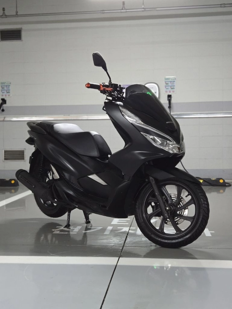 혼다 Pcx125 스쿠터 18년식 상태 좋아요 이미지