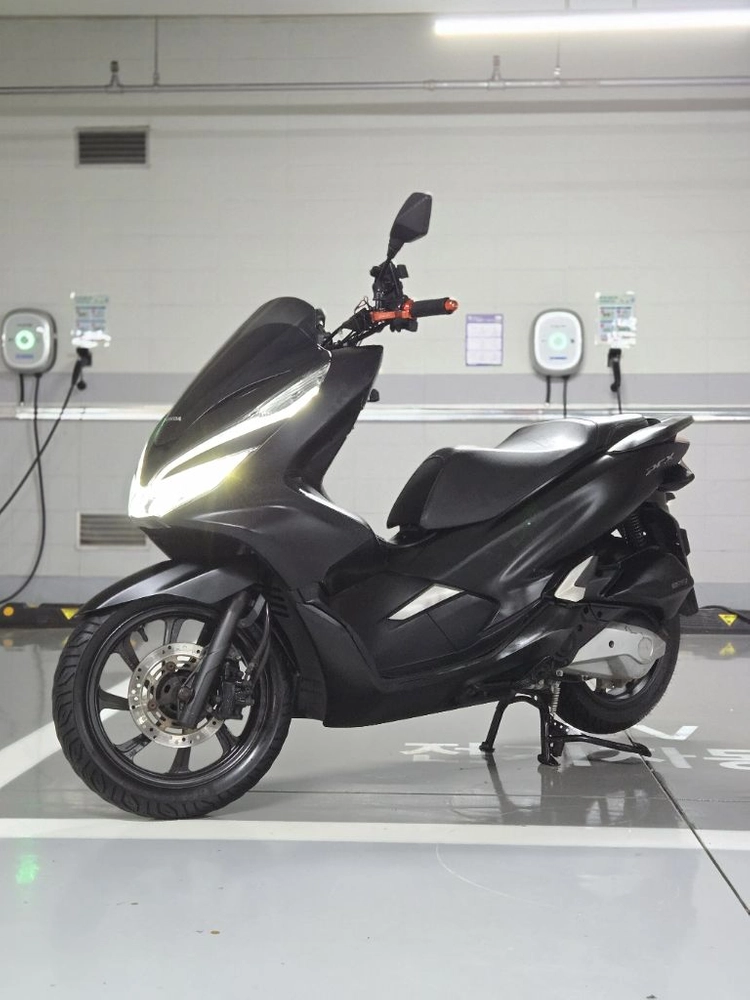 혼다 Pcx125 스쿠터 18년식 상태 좋아요 이미지