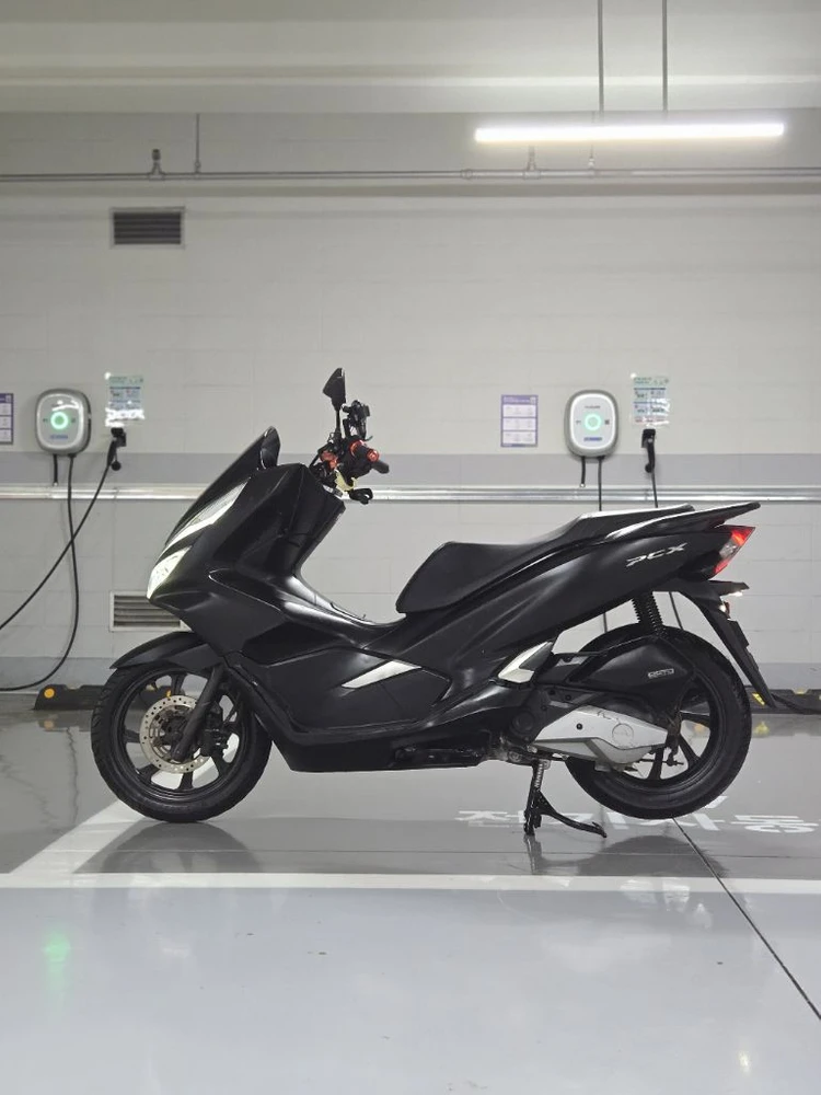 혼다 Pcx125 스쿠터 18년식 상태 좋아요 이미지