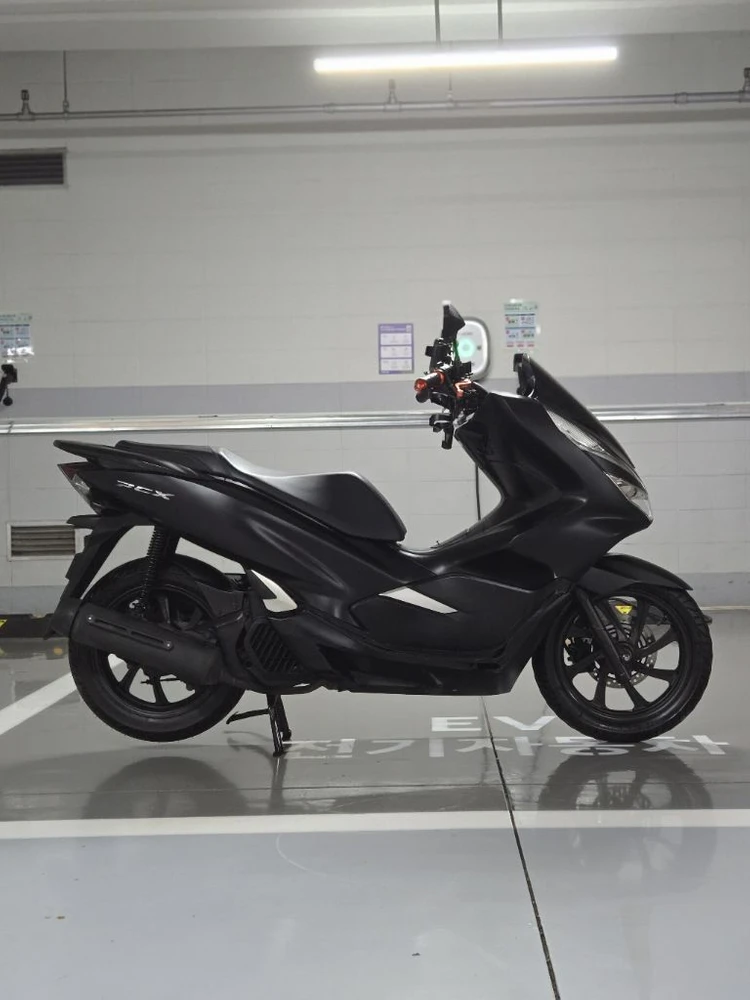 혼다 Pcx125 스쿠터 18년식 상태 좋아요 이미지