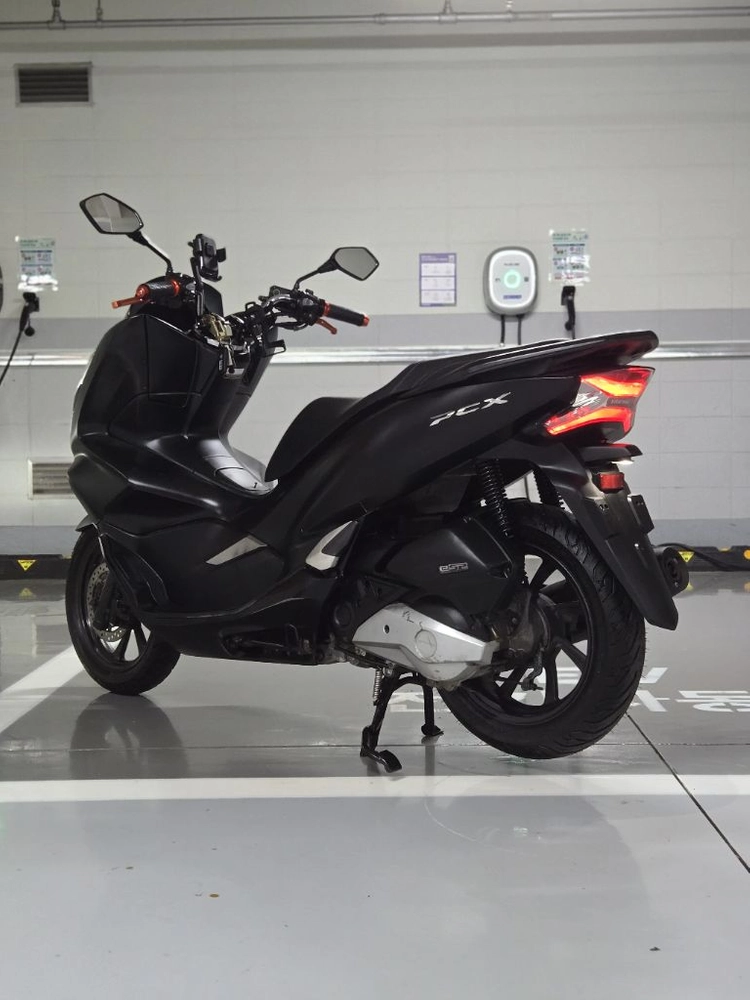 혼다 Pcx125 스쿠터 18년식 상태 좋아요 이미지
