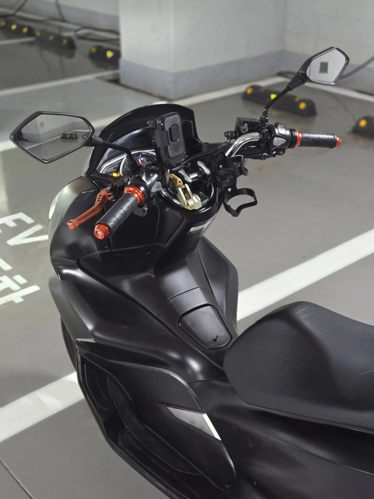 혼다 Pcx125 스쿠터 18년식 상태 좋아요 이미지