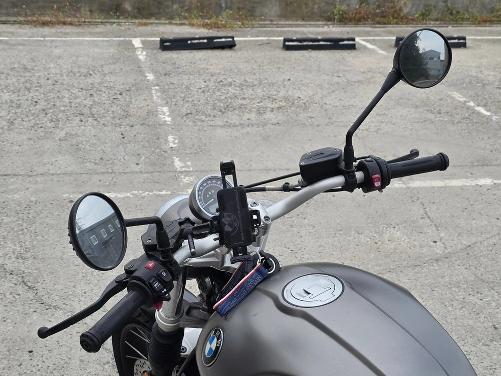 BMW알나인티스크램블러/18년식/1만키로/950만원 이미지