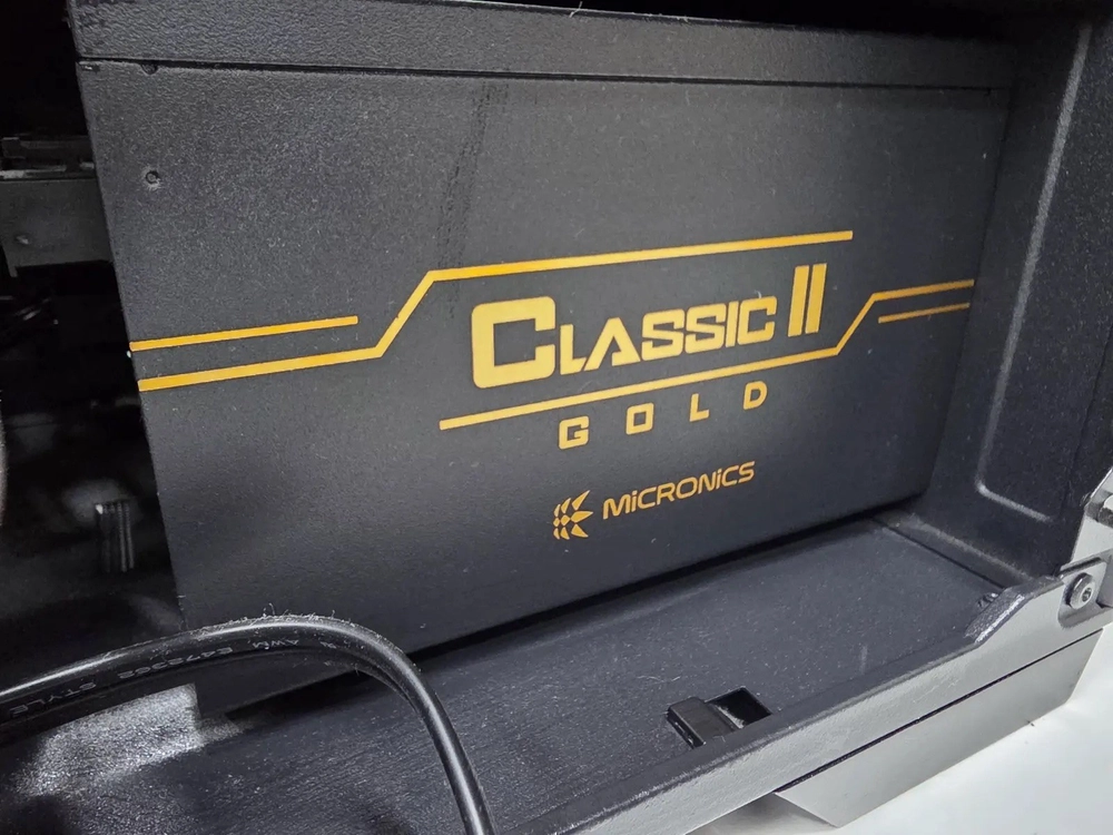 마이크로닉스 Classic II 750W GOLD 풀모듈러 파워 + 브라보텍 S830 케이스 - 안심되는 중고거래