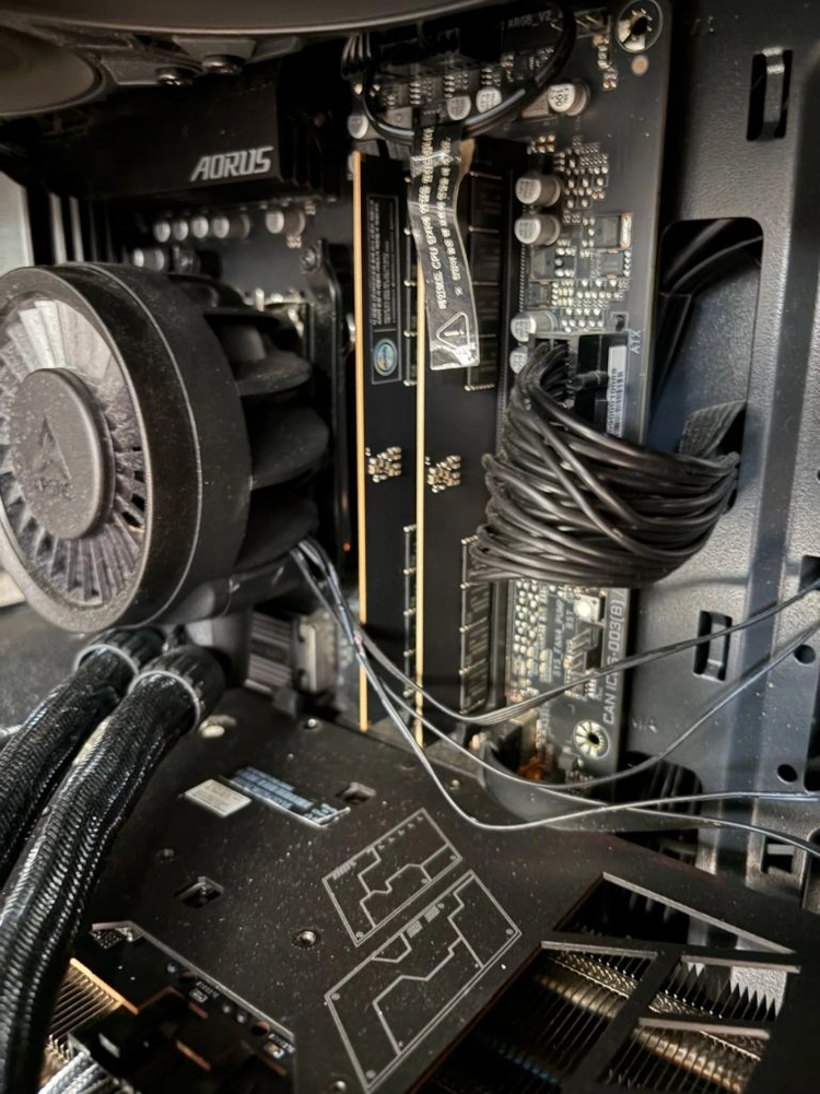 ESSENCORE KLEVV DDR5-5600 CL46 AMD 파인인포 (16GB) 이미지