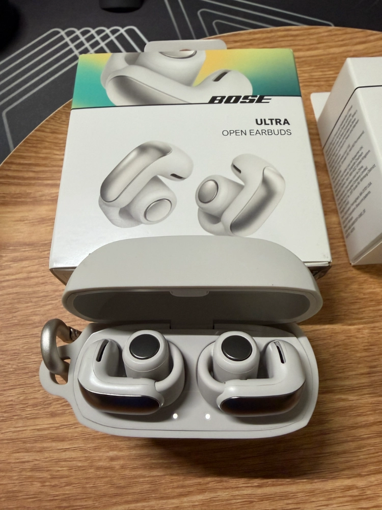 BOSE 보스 울트라 오픈 이어버드 (화이트) + 정품 무선충전케이스 - 안심되는 중고거래