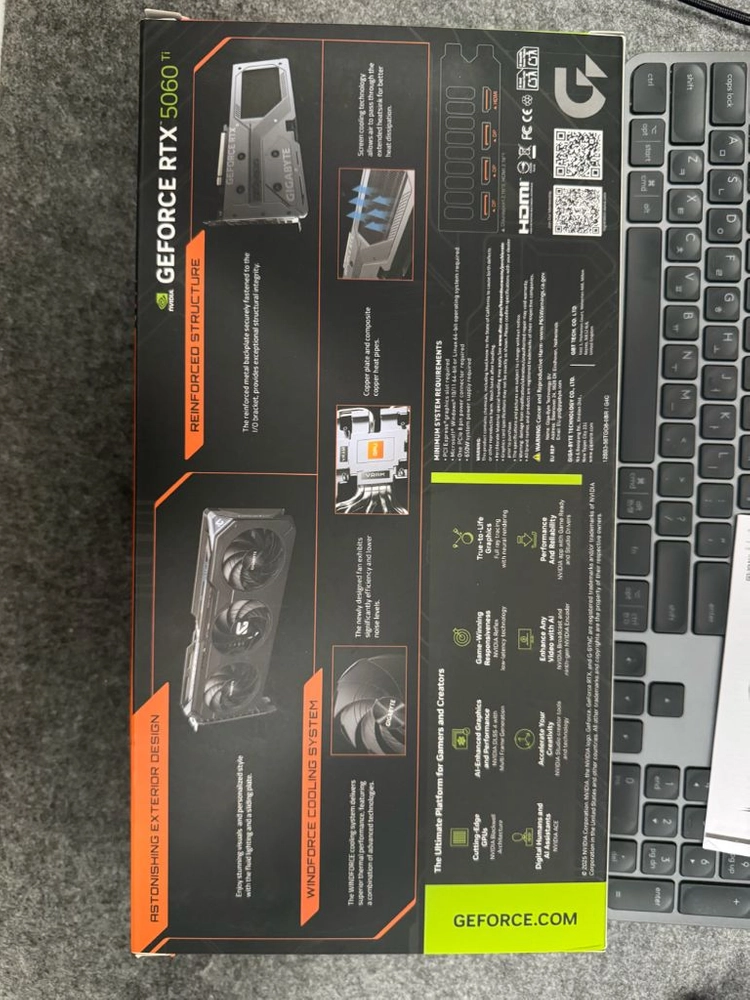 RTX 5060 Ti 그래픽카드 이미지