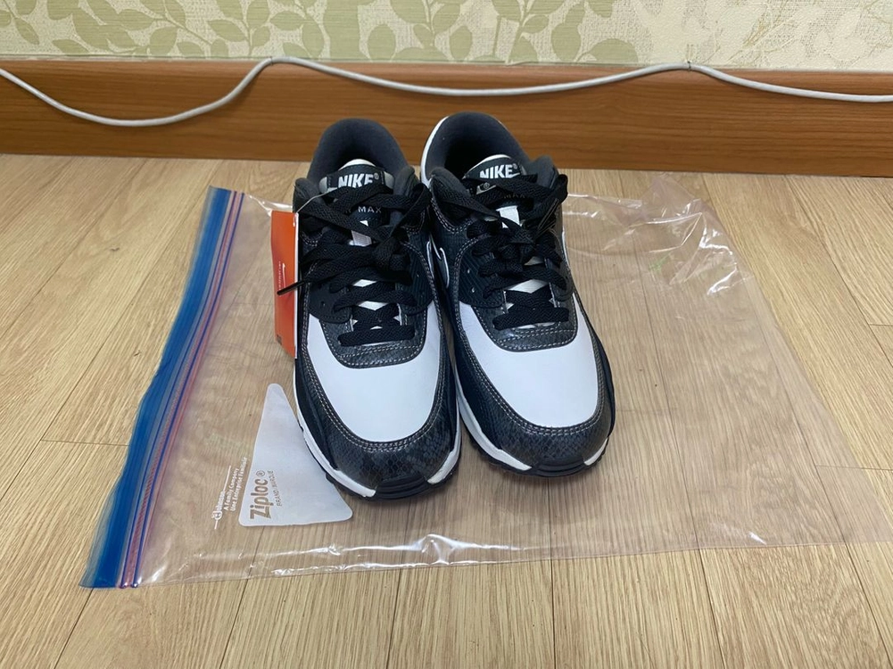 나이키 에어 맥스 90 뱀피 파이썬 팝니다. 이미지