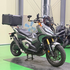 혼다 x-adv750 23년식 아크라 구변o 준튜닝 스쿠터 판매합니다 이미지