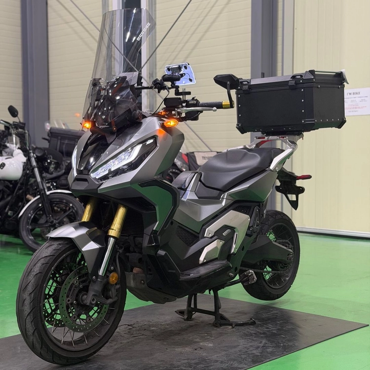 혼다 x-adv750 23년식 아크라 구변o 준튜닝 스쿠터 판매합니다 이미지