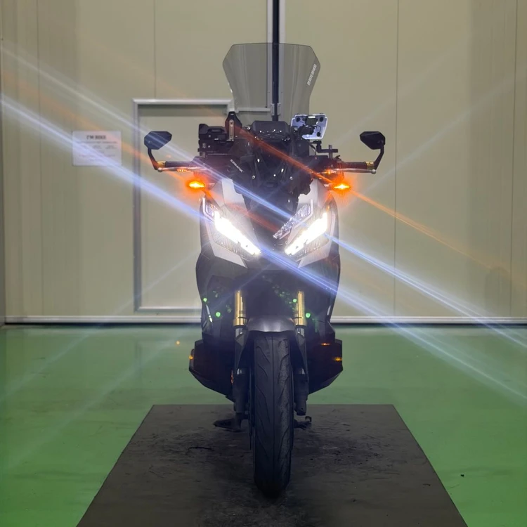 혼다 x-adv750 23년식 아크라 구변o 준튜닝 스쿠터 판매합니다 이미지