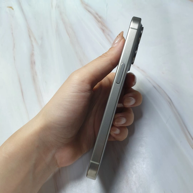 아이폰15프로 네추럴티타늄 256G A급 판매합니다 이미지