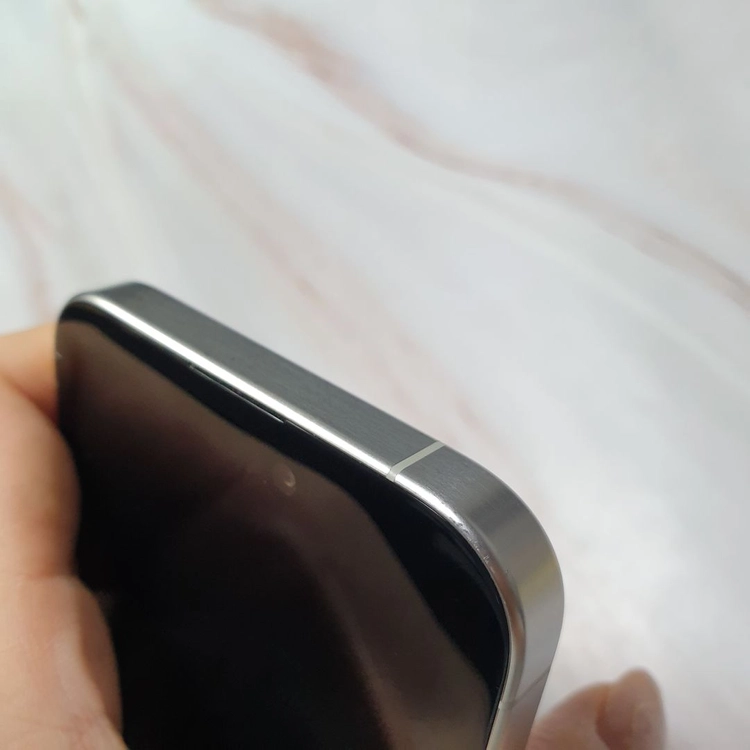 아이폰15프로 화이트티타늄 256G A급 저렴히 판매합니다 이미지
