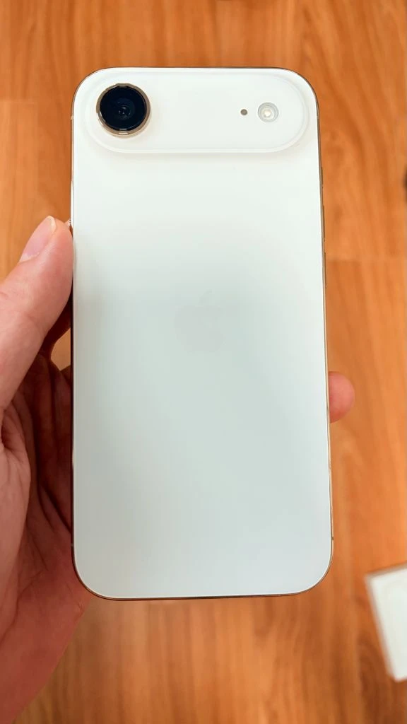 아이폰 에어 1tb 1테라 라이트골드 팝니다 이미지