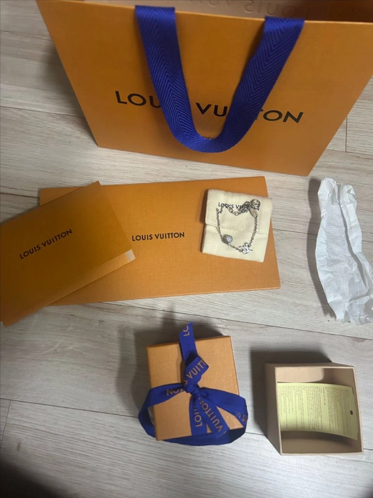루이비통 여성 팔찌 새상품 이미지
