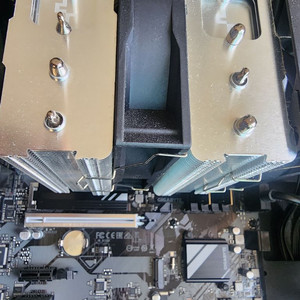 아수스 b760m a,기가바이트 b760m, 공랭쿨러 이미지