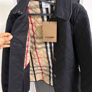(새상품) BURBERRY 버버리 검정 퀼팅 자켓 (S) 이미지