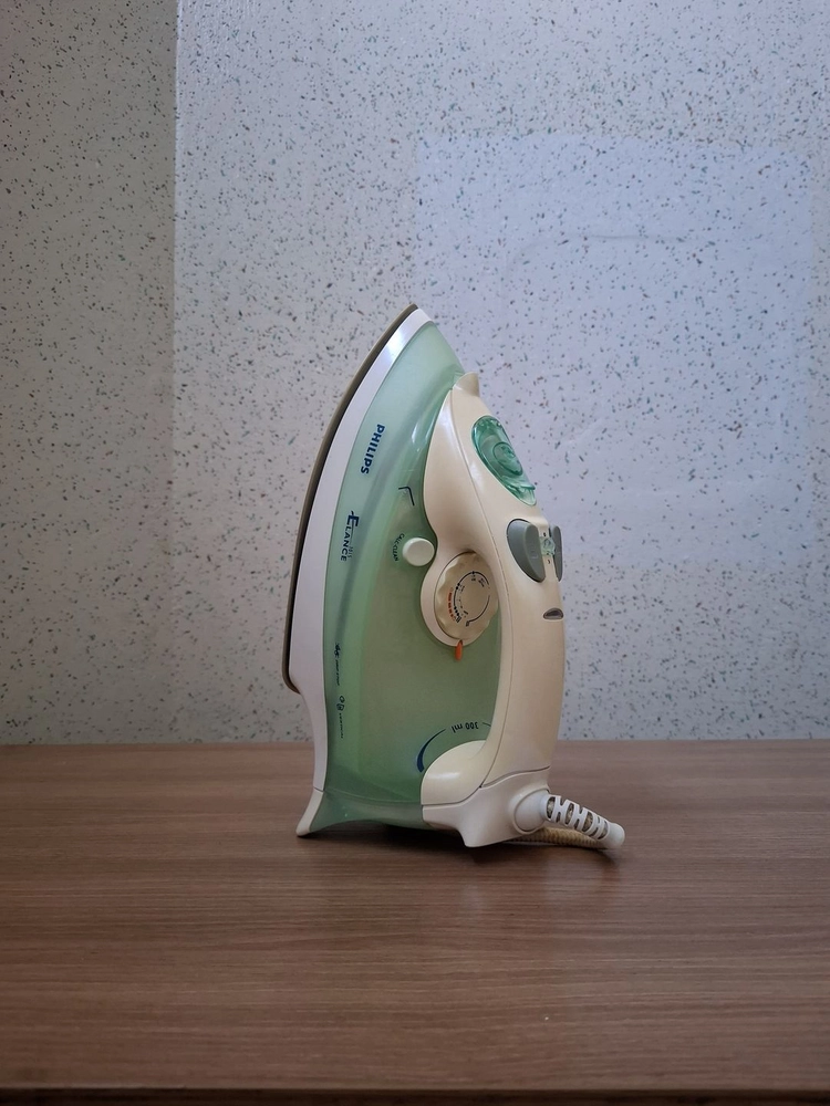 필립스 스팀 다리미 (GC3015) 민트색 판매합니다~~ 이미지