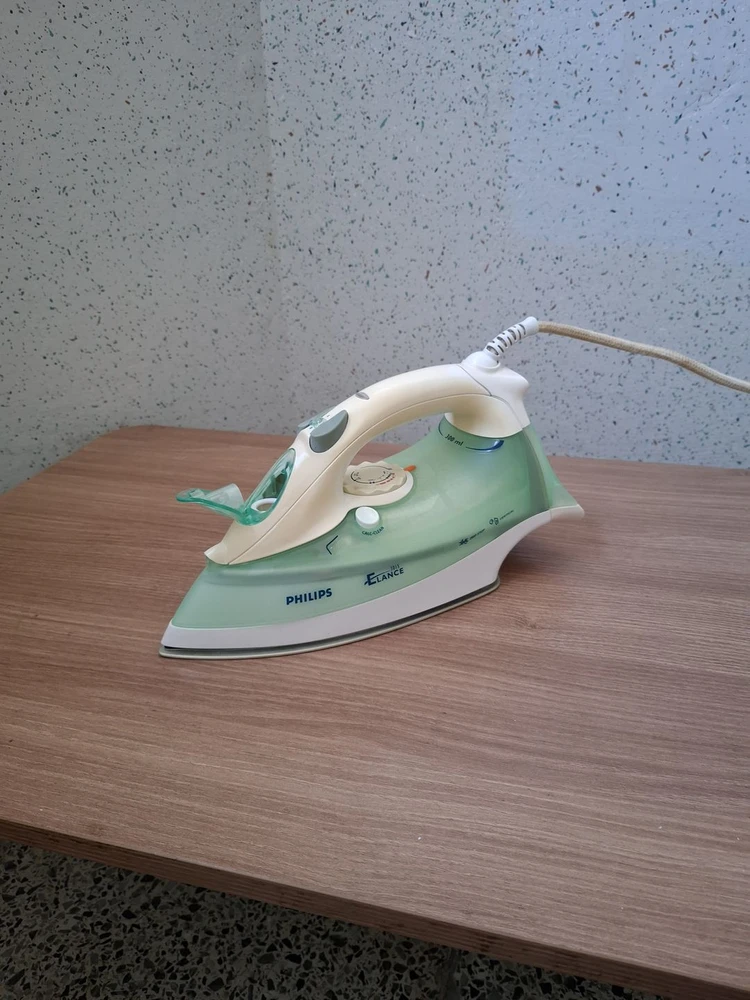 필립스 스팀 다리미 (GC3015) 민트색 판매합니다~~ 이미지